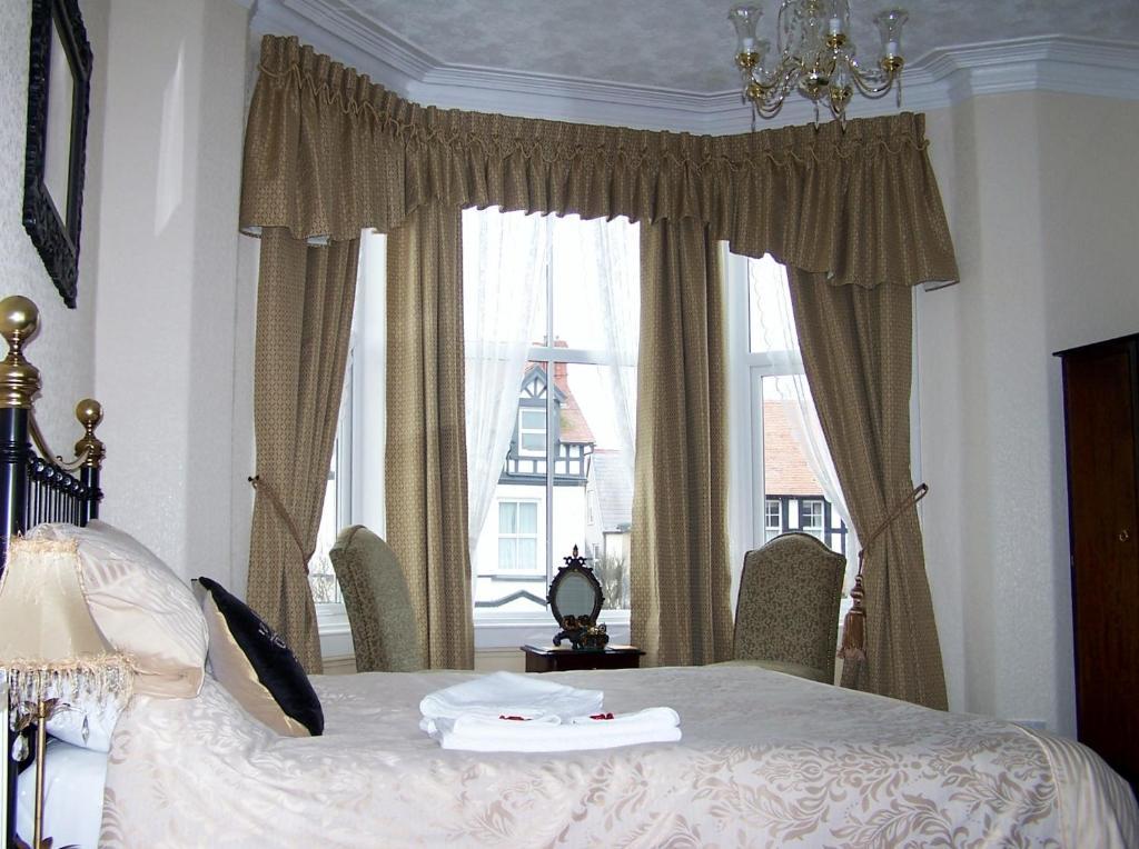 The Carmen Guesthouse (Adults Only) Лландидно Номер фото